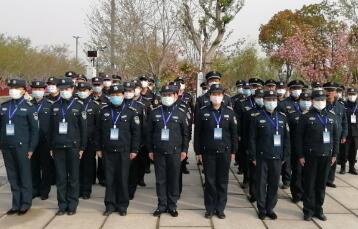 千萬不要小瞧保安！?。。。?！